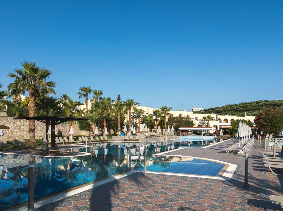 Langley Resort Almirida Bay Exterior photo